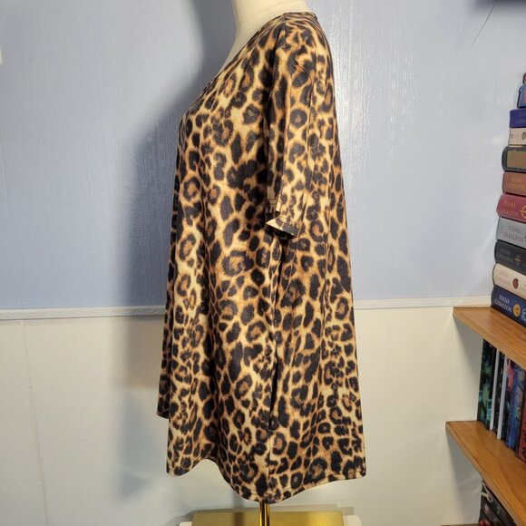 L&B Lucky & Blessed Extra Large Black Brown Animal Print V Neck Shortsleeve Tee - Picture 6 of 8